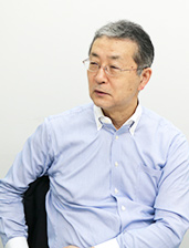 市井氏