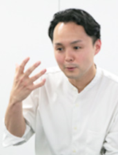 伊藤氏