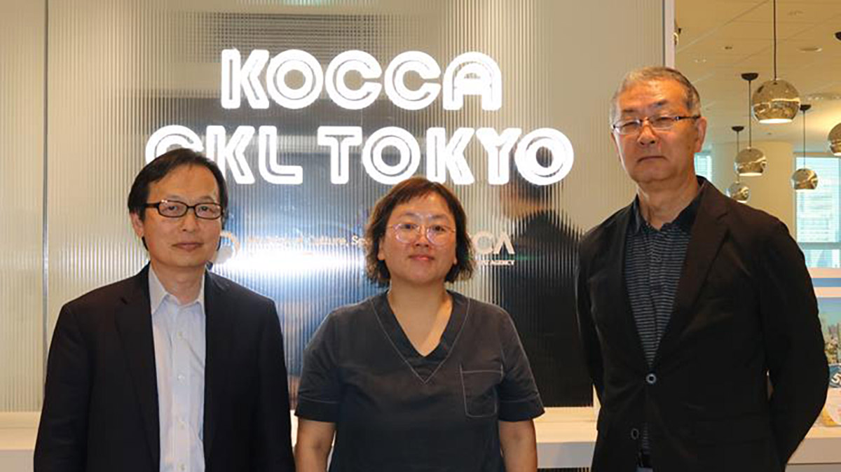 李氏、市井、槙田スリーショット